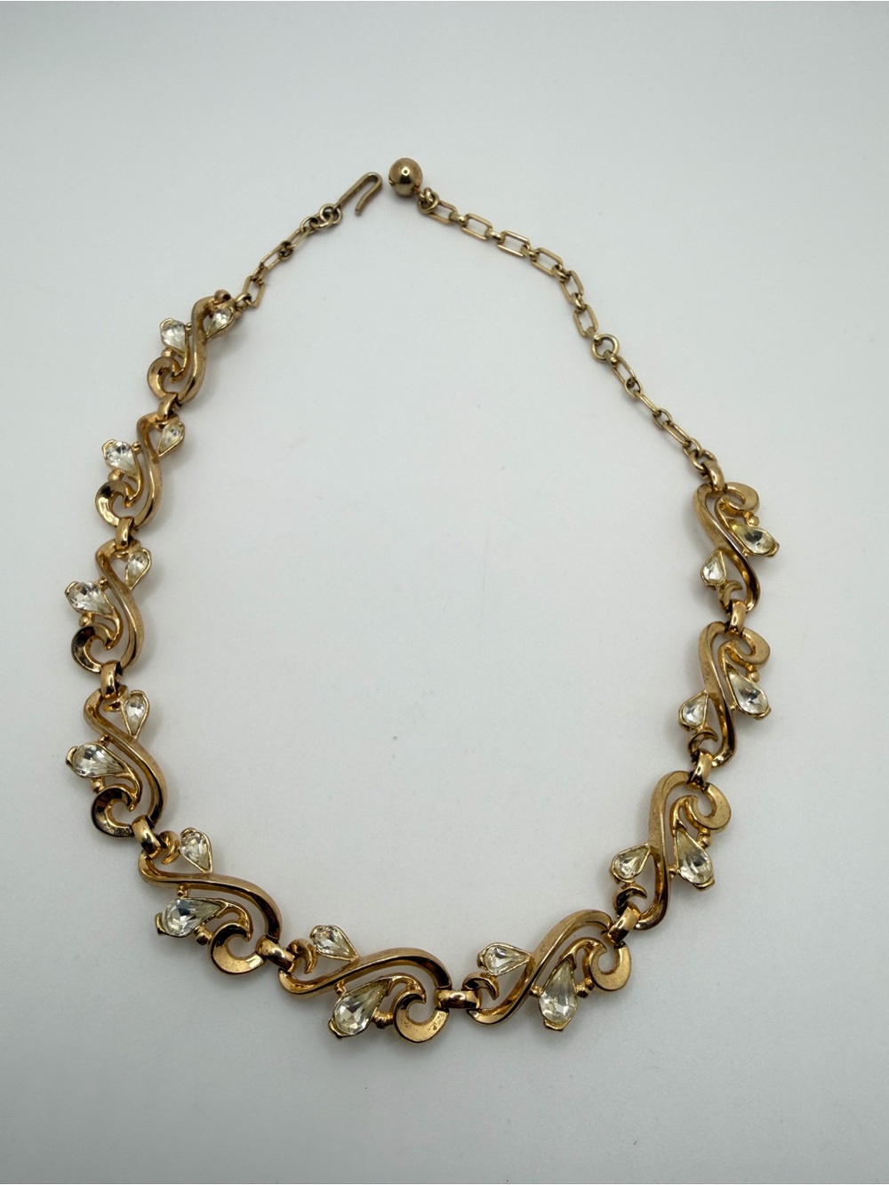up to 16" VTG Crown Trifari Gold-Tone Scroll Choker Necklace w/ rhinestones!
